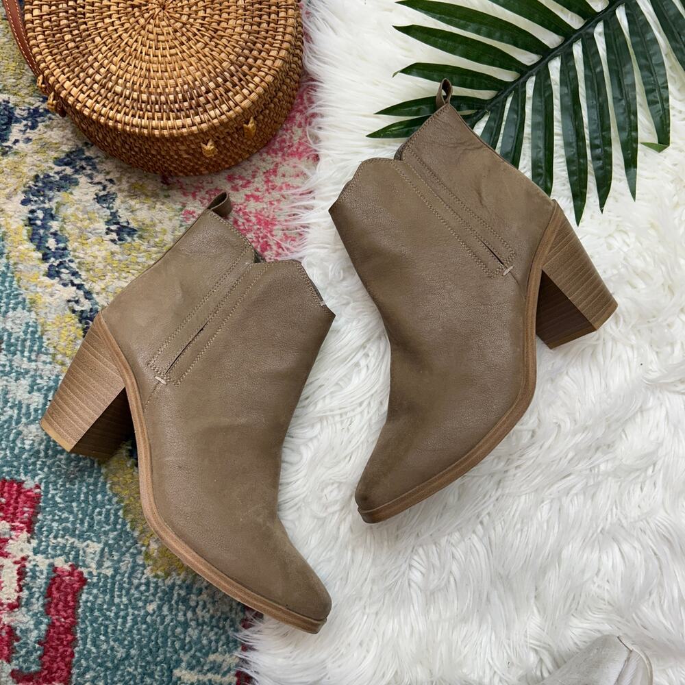 MIA Brown Heeled Ankle Boot Bootie 9.5 Neutral Square Toe Block Heel